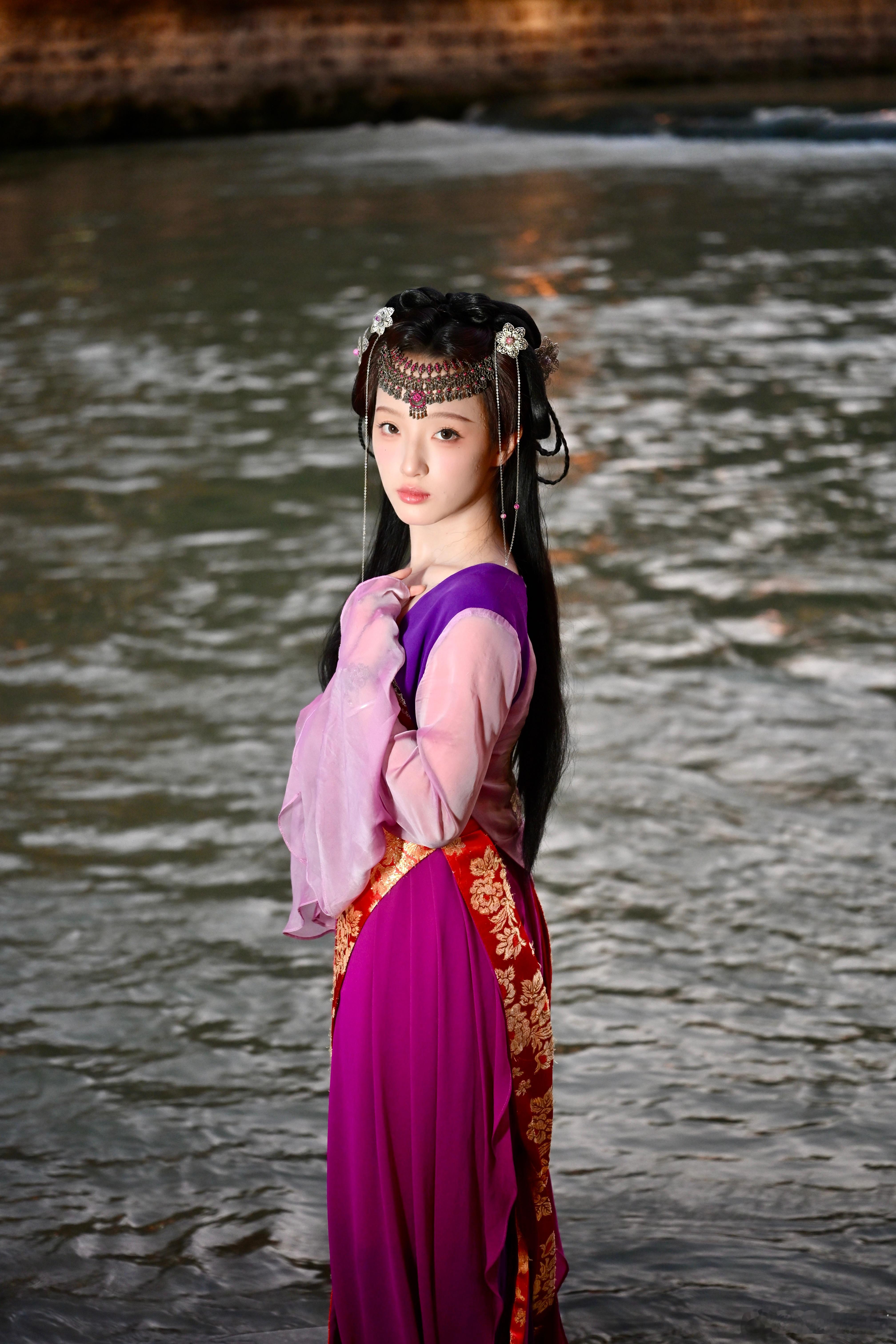 怎么感觉大家都喜欢看美女再发一组，依旧是原图直出未修 湘西