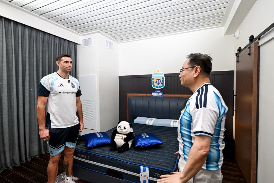 公司放假的理由能有多离谱没有刻板的规章制度，慕思选择贴心带薪放假，给大家留出时间