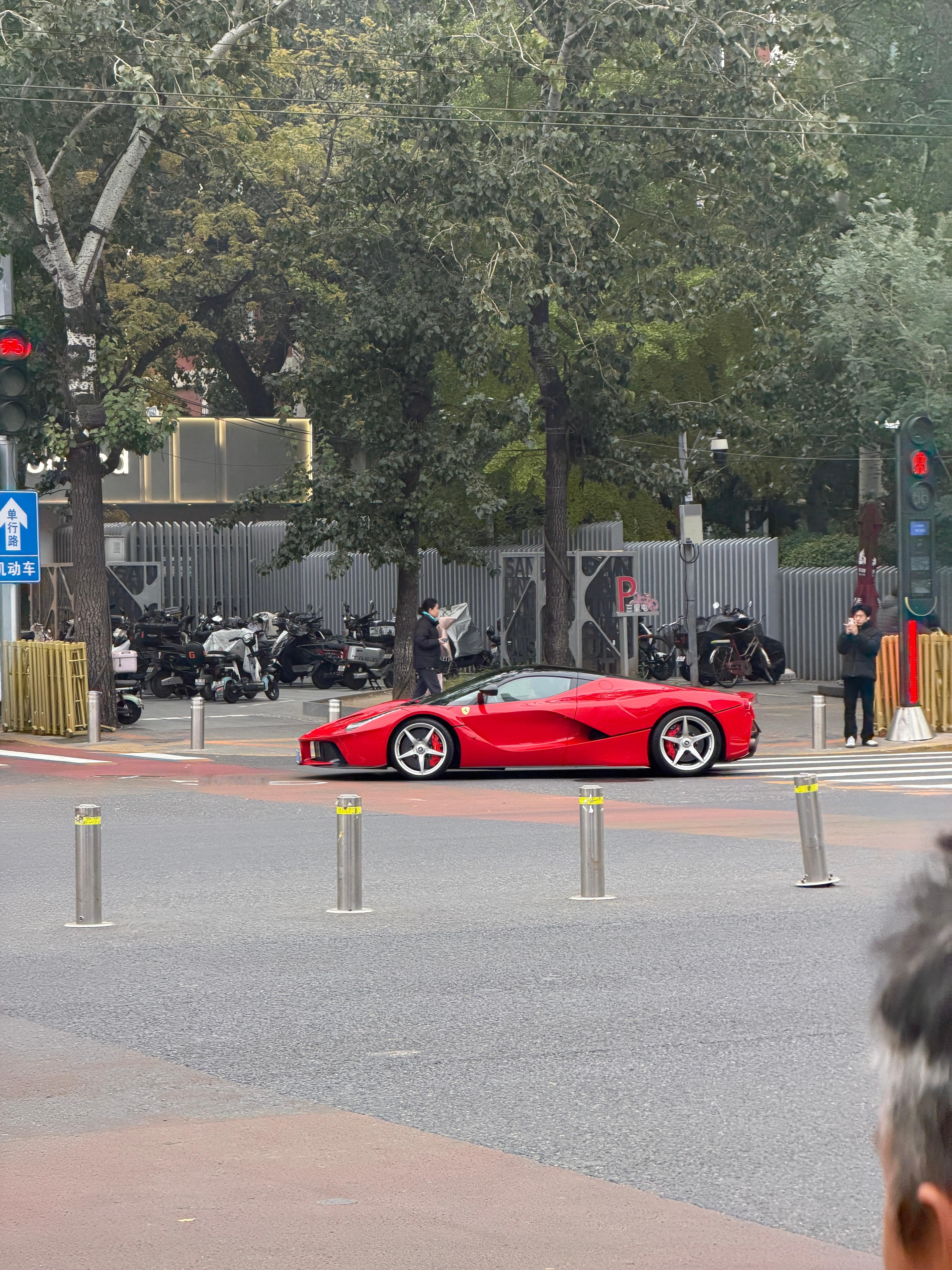 过了这么多年，拉法依旧很帅...  ​​​