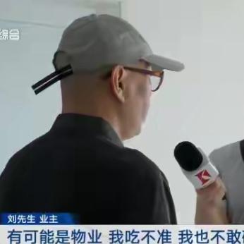“新房被占，谁都接受不了！”上海，一男子买了套房子，空置了两年，他上门查看，发现
