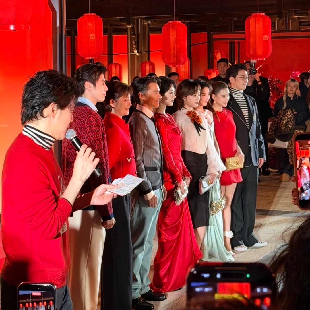 宋祖儿看着有点过瘦了，女明星真的很拼 