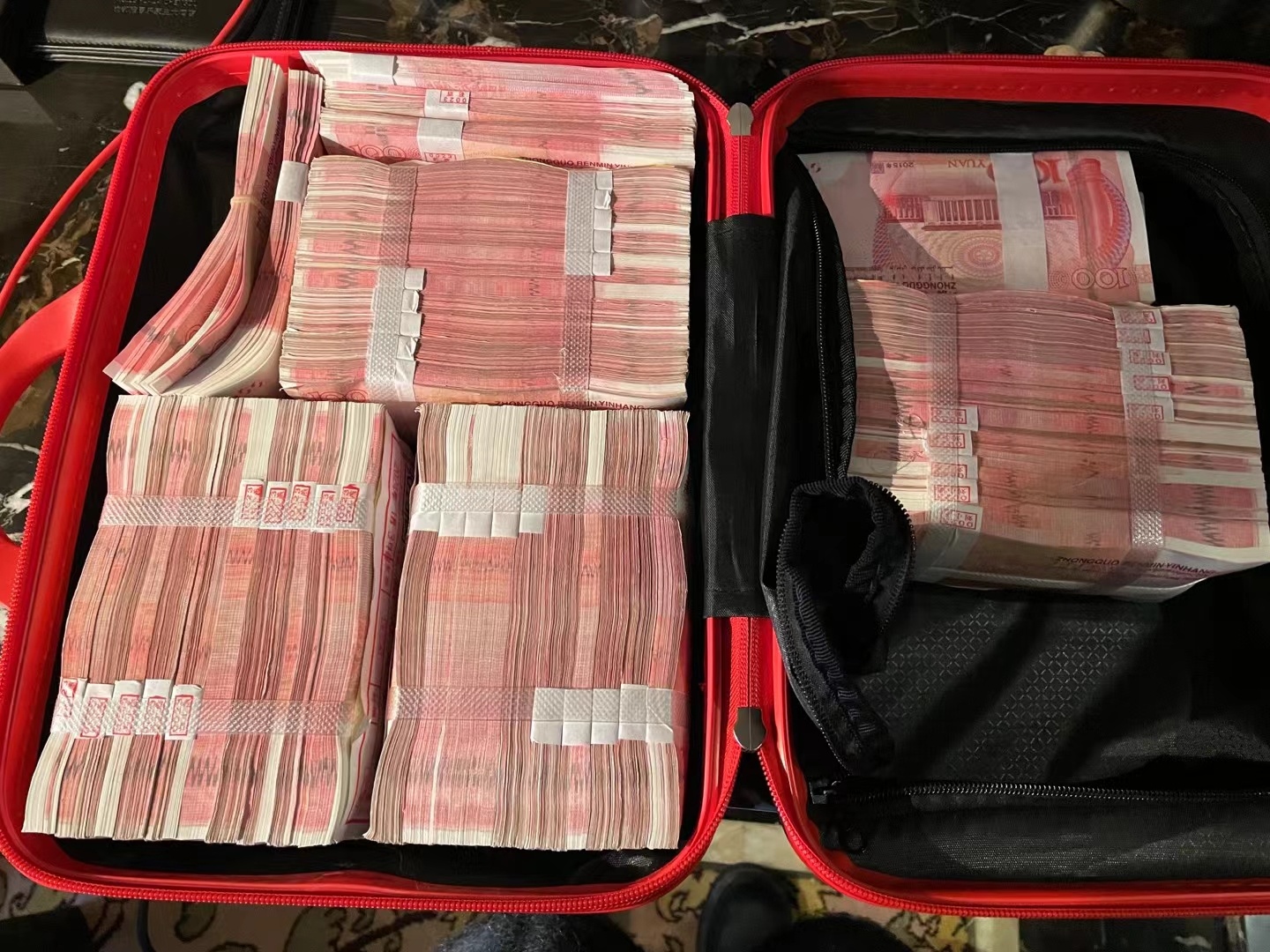 初八去存压岁钱发现ATM机满了  这几个词看着都很陌生，压岁钱、ATM机器、满了