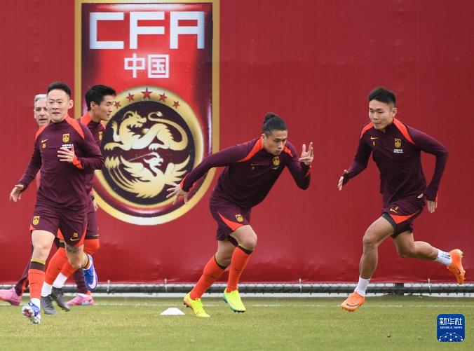 国足6月热身对手或为朝鲜队和泰国队
 
此前，互联网上传出消息称，中国足协有意邀