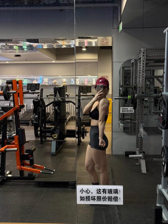 今日份肩膀头子！有点点线条了！