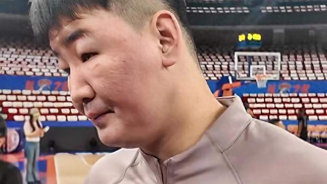 CBA 揭幕战 34 分惨败！顾全执教首秀，深圳输球原因很现实