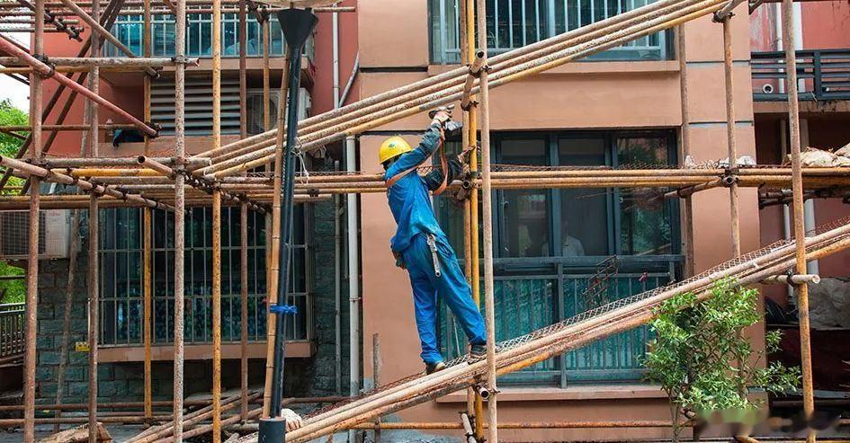 这次香港的火灾来自于40年旧高层维护。而很多中国大陆的普通人没有意识到，房子是需