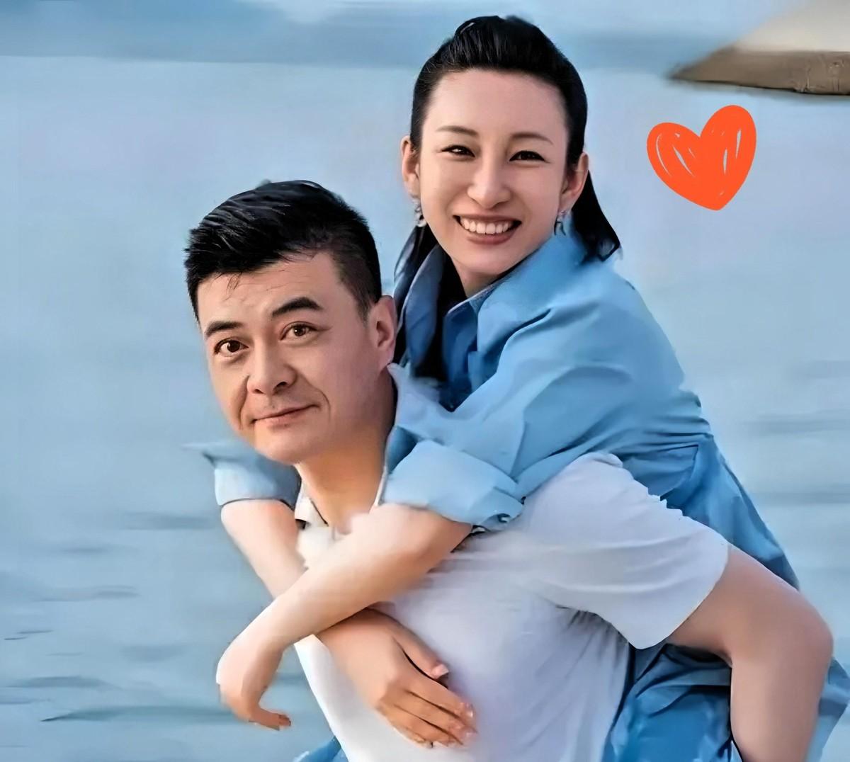 8月31日，甘肃一个叫王新军的作家走了，才57岁。
这原本是一户人家的白事，结果