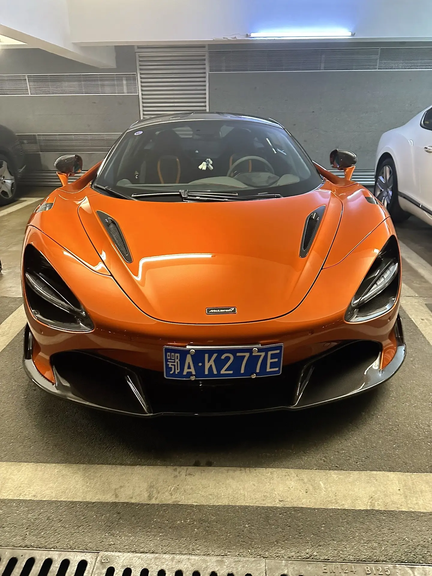 迈凯伦720S跟迈凯伦750S历经八年造出来的750S车型你们觉得谁更...