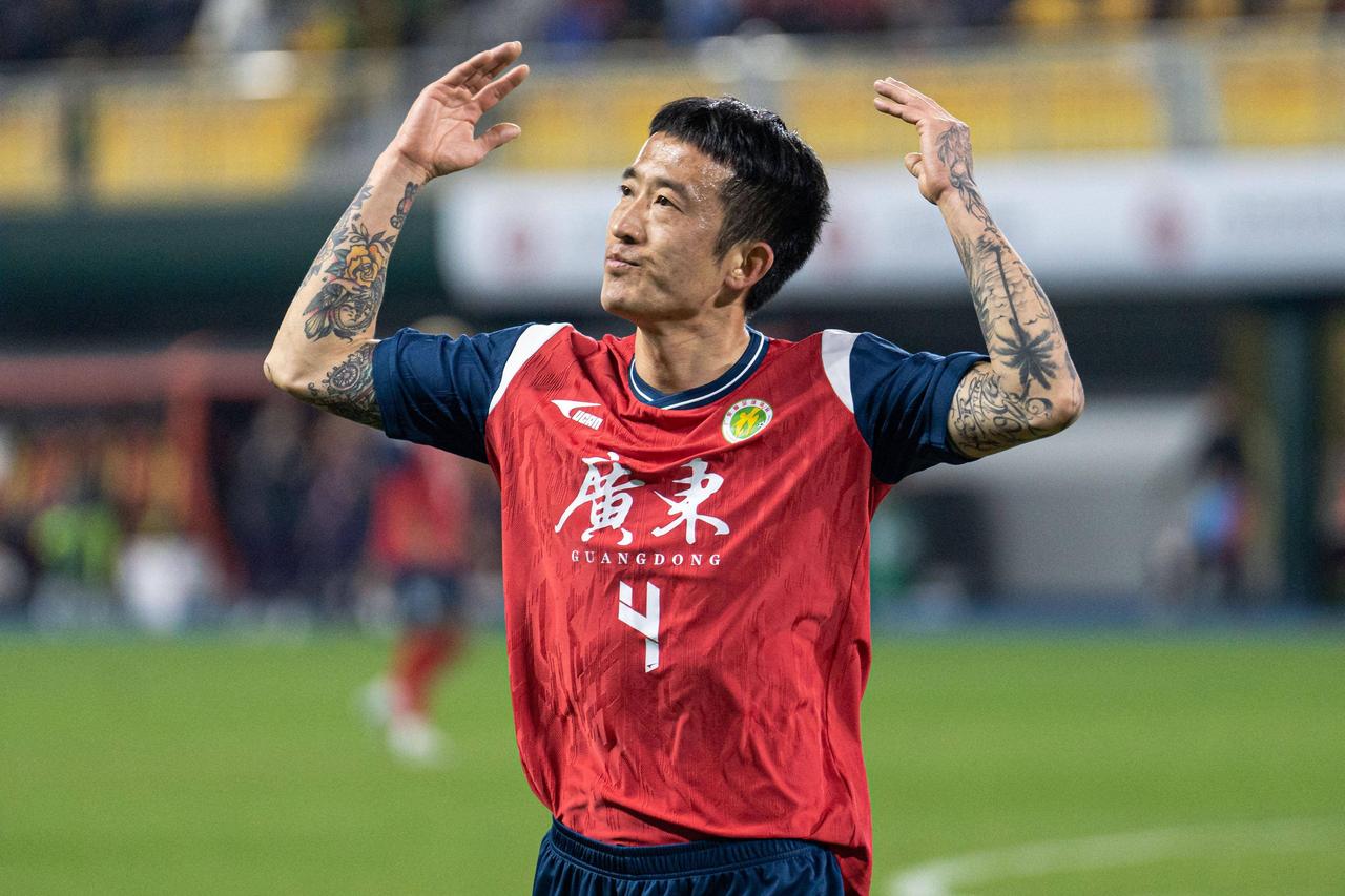 这就是中国所谓的“大佬”级球员比赛场上的“特殊”表现！
球员比赛中的认真态度，应