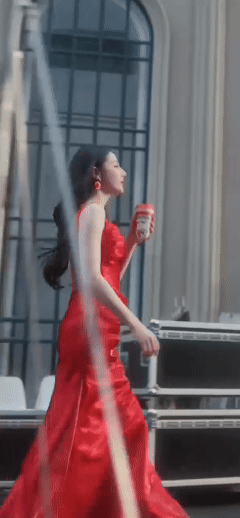 迪丽热巴的幸运哲学 热巴说的那句"幸运的开始"，听完莫名治愈。生活中我们总在等待