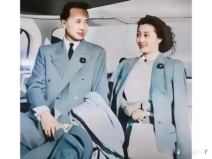 英俊潇洒的钱学森，美丽动人的蒋英，这张珍贵的合影拍摄于1947年夫妻二人度蜜月期