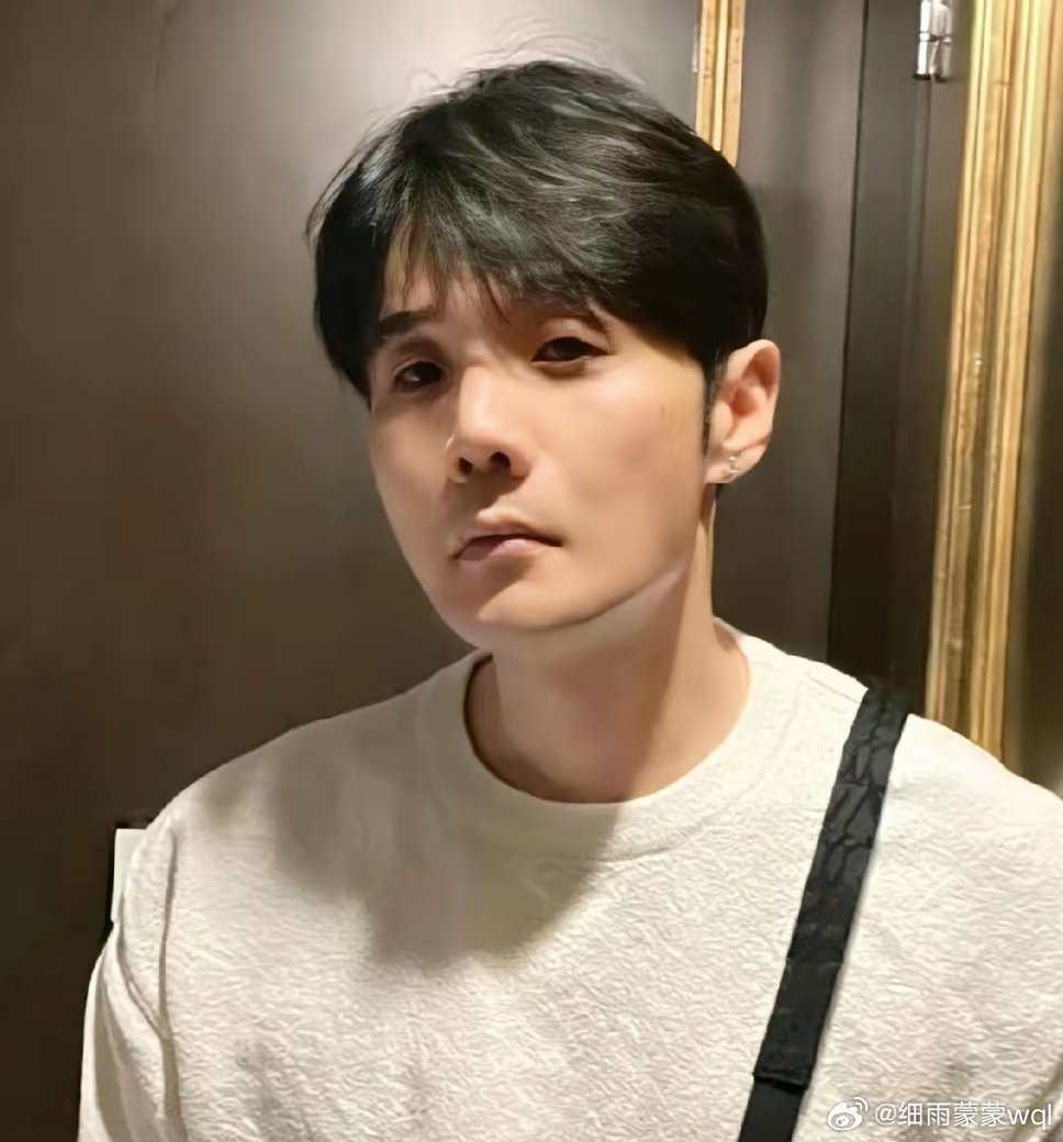 李荣浩突然晒出1200多字长文，这次他完全不客气了，正面硬刚了《小眼睛》抄袭平井