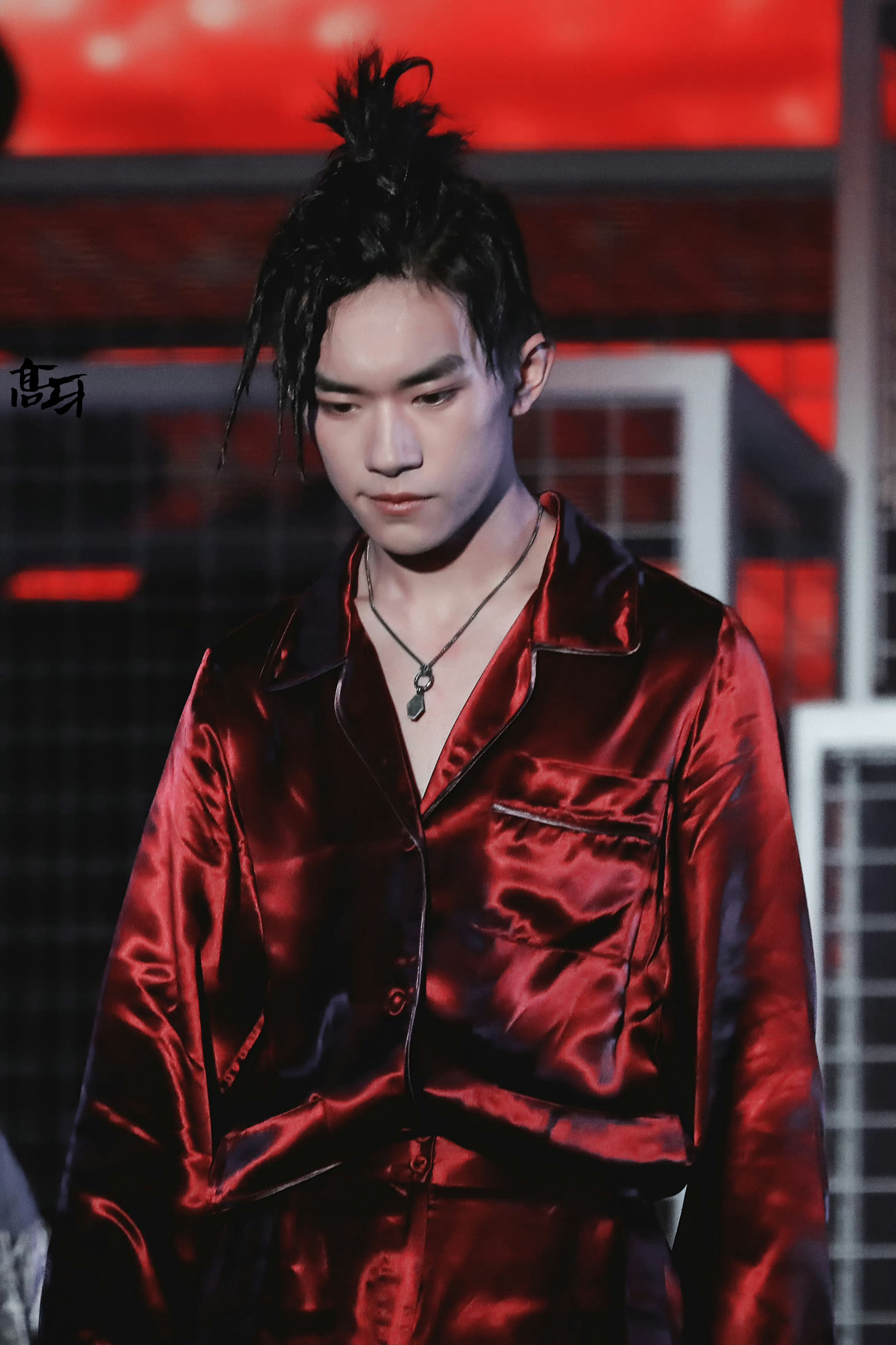 现在练的那么好再穿这个材质的衣服岂不是（）四字 易烊千玺 yyqx 四字弟弟易烊