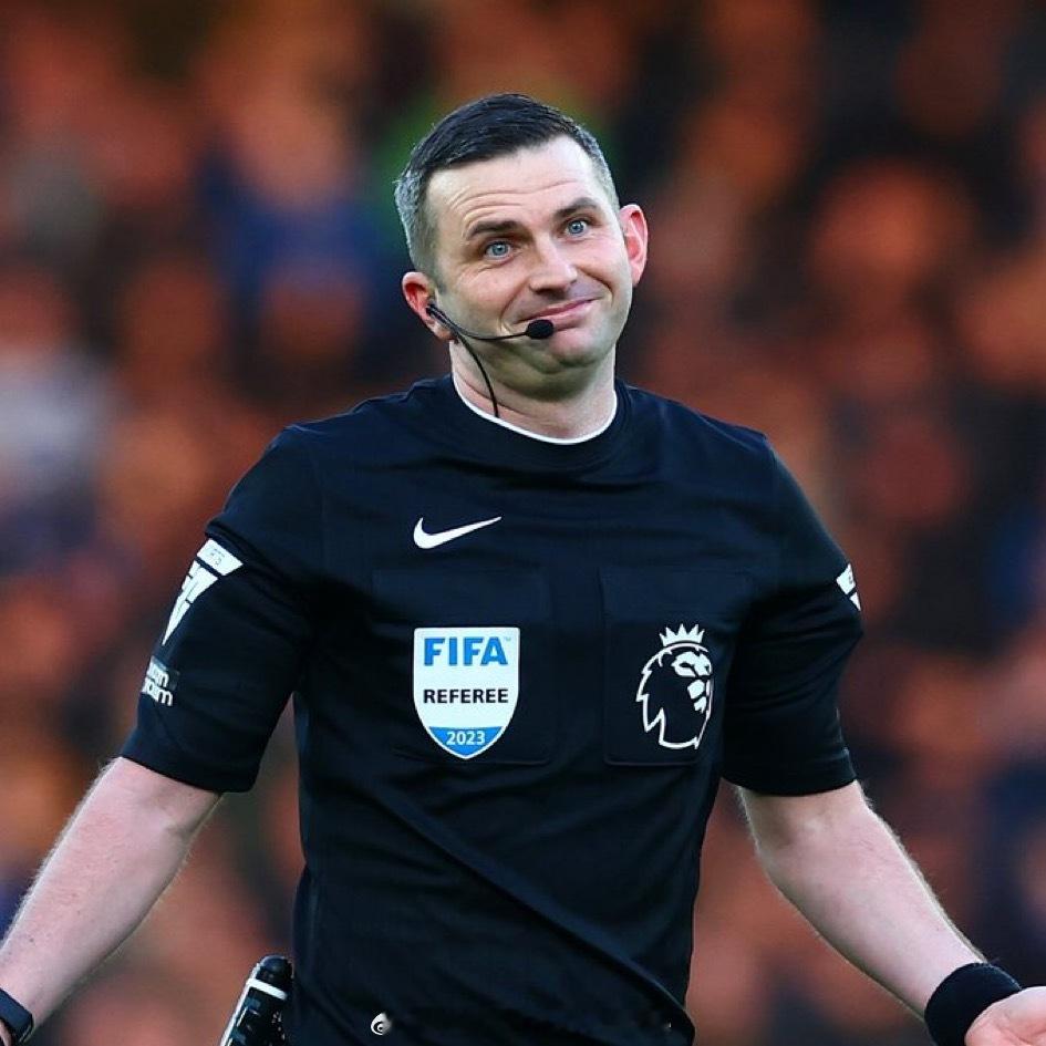 周末曼联对阵切尔西的比赛，裁判奥利弗怕了没？ 