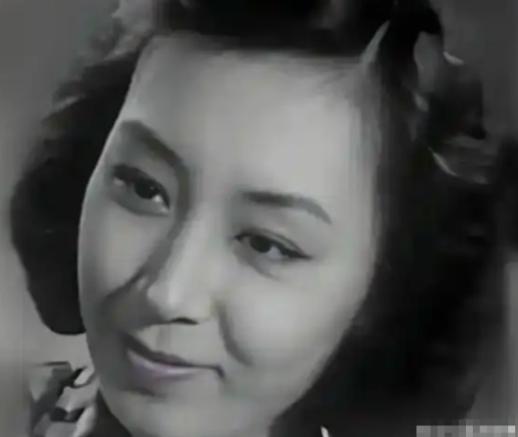 新中国初代女星姚向黎：北影台柱，教出蔡国庆许亚军，78 岁遭亲儿毒手，儿子事后自