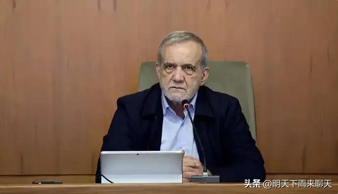 这伊朗总统啥时变得这么聪明了，刚把周边国家得罪完了的时候，就不失时机地及时表示表