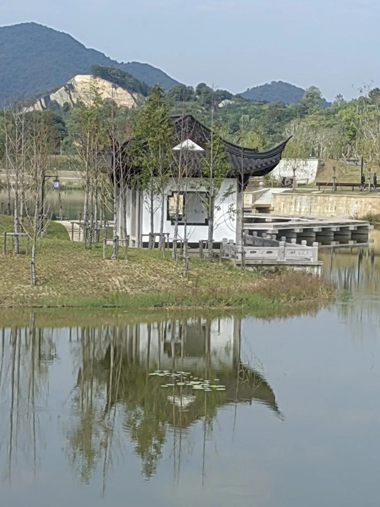 女性的优势也是劣势

        今天跟拳友聊天，聊到太极大师，无论陈氏，杨