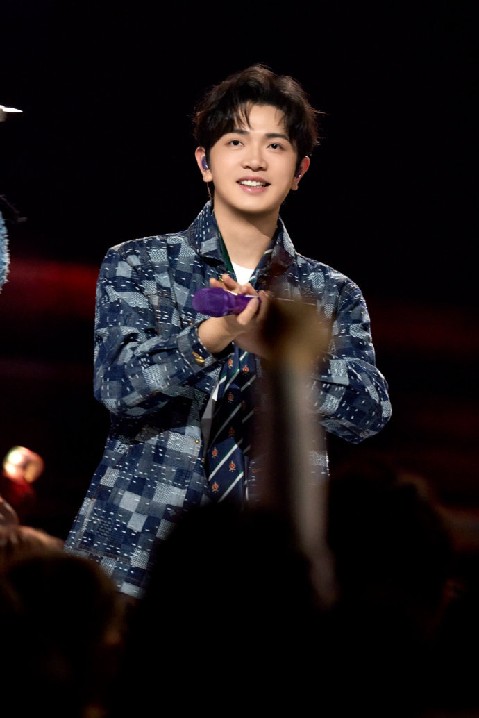 庾澄庆颜人中合作曲全场第一 声生不息爷青回！庾澄庆颜人中改编《爱的初体验》，节奏