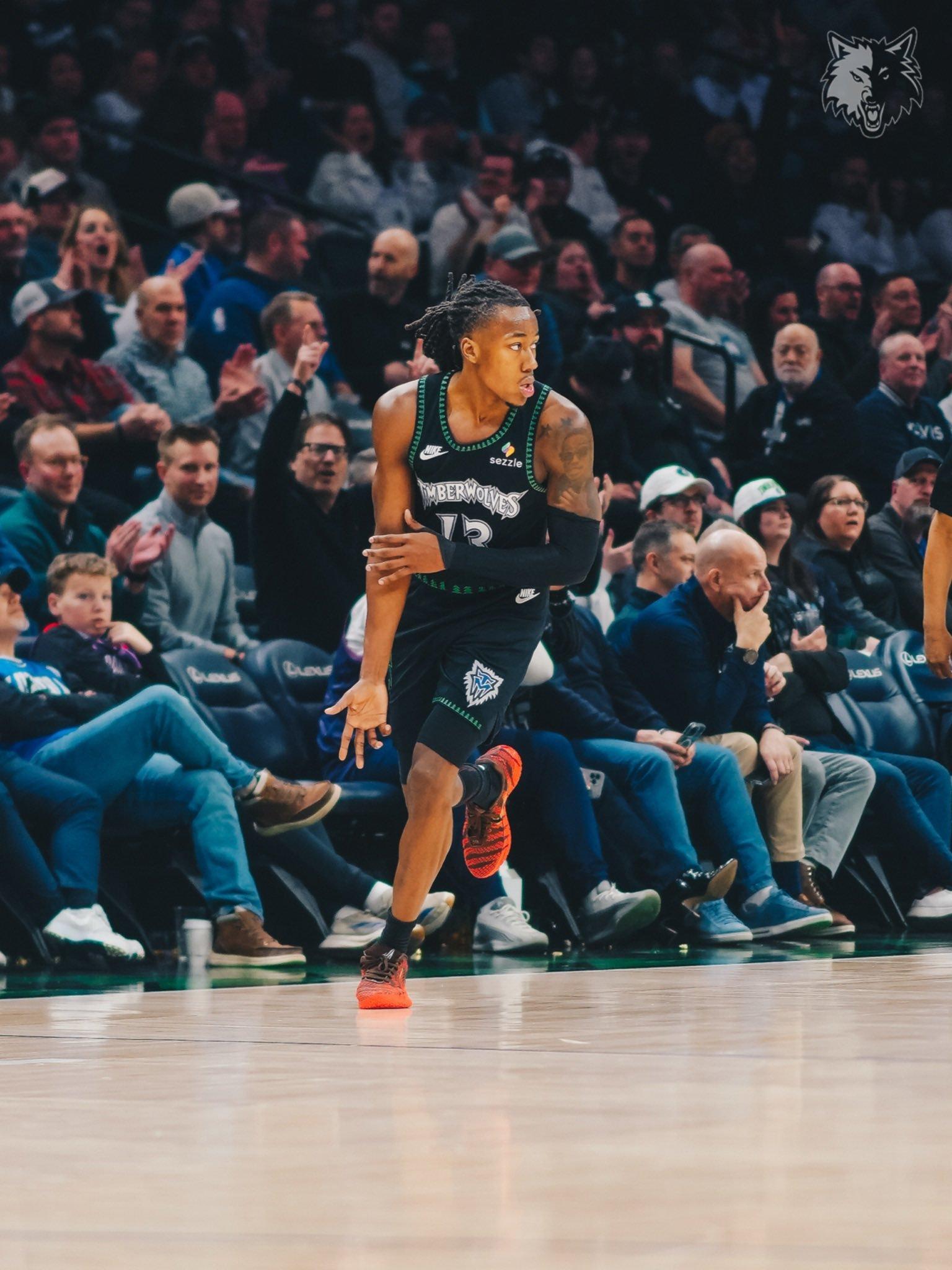 多森木，真高级货。21分3助攻1断1帽9/13关键是他脑子明显好使，就这一点在这