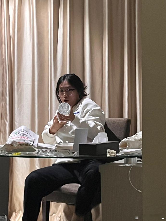 巨瘦肚子的7天有效法 每天6点起来跑10公里，早中午正常吃，什么都瘦下去了 ​​