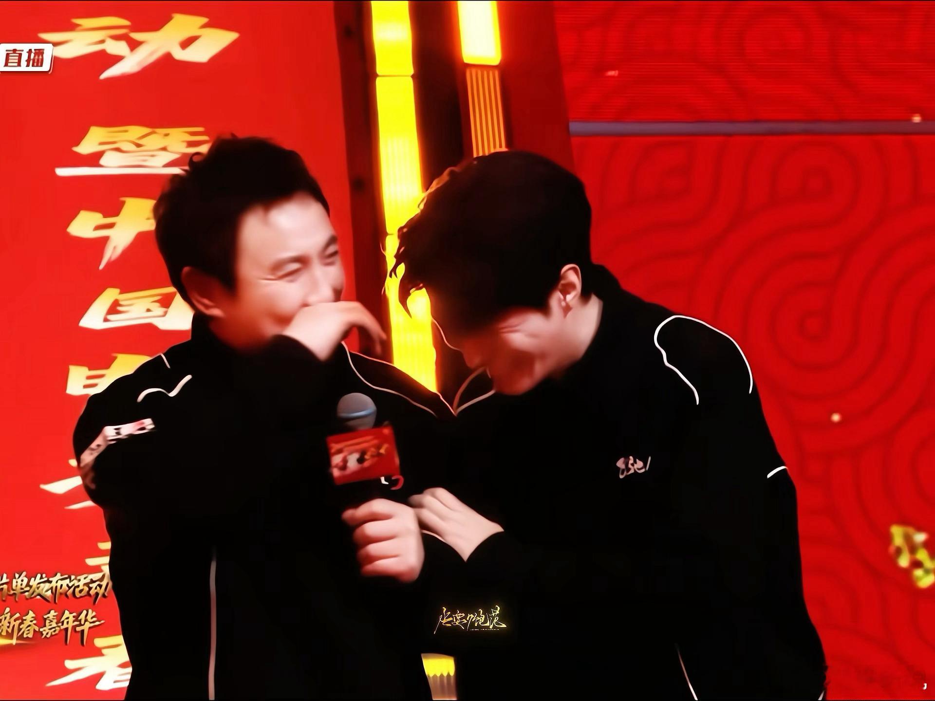 飞驰人生3路演现场乐事多 沈腾范丞丞亮相《飞驰人生3》路演，两位你来我往默契十足