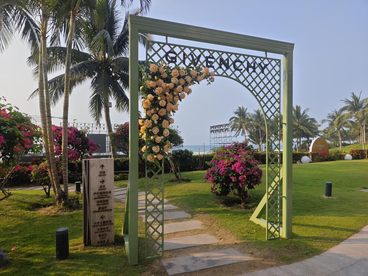 有人说，心情是心的温度，是灵魂的天气。
 
想想，它虽然看不见，捉不着，却能让你