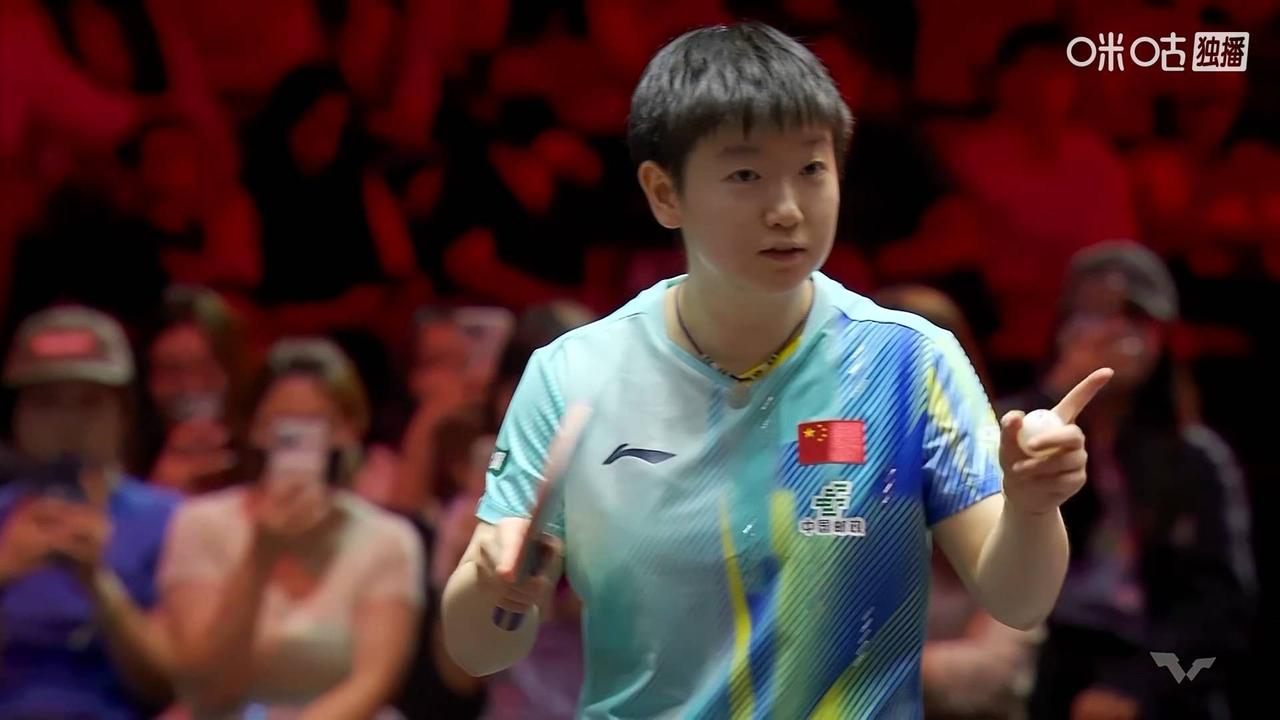 给孙颖莎点赞👍
     孙颖莎与萨马拉的第三局比赛的第二个球，裁判判罚萨马拉