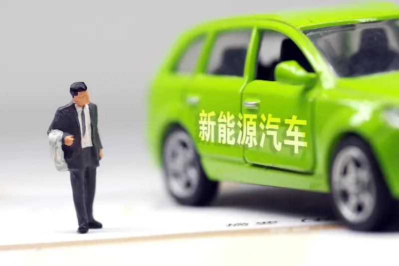 新能源车主称有修车焦虑 新能源车主有修车焦虑太正常了。之前在上海一家售后中心，休