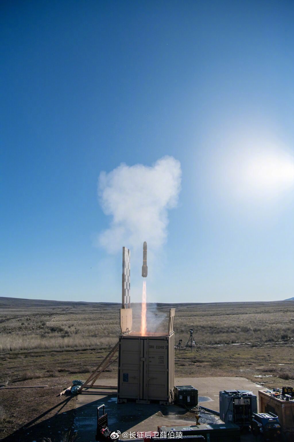 美军4周发射了850多枚战斧洛克希德·马丁公司测试从一个集装箱发射“地狱火”导弹