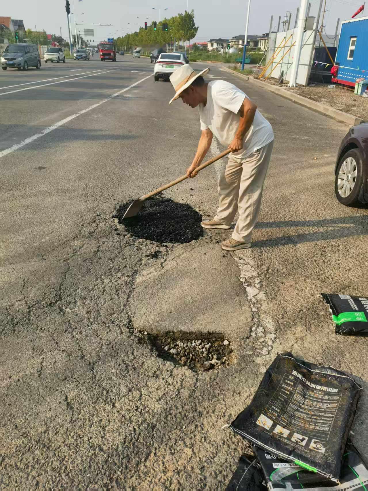 【东营网友反映：因道路问题导致我车辆爆胎，有关部门不给解决】网友反映内容：25年
