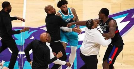 活塞黄蜂爆发大规模群殴；4 人合计禁赛 17 场；成 NBA 本赛季最大罚单
