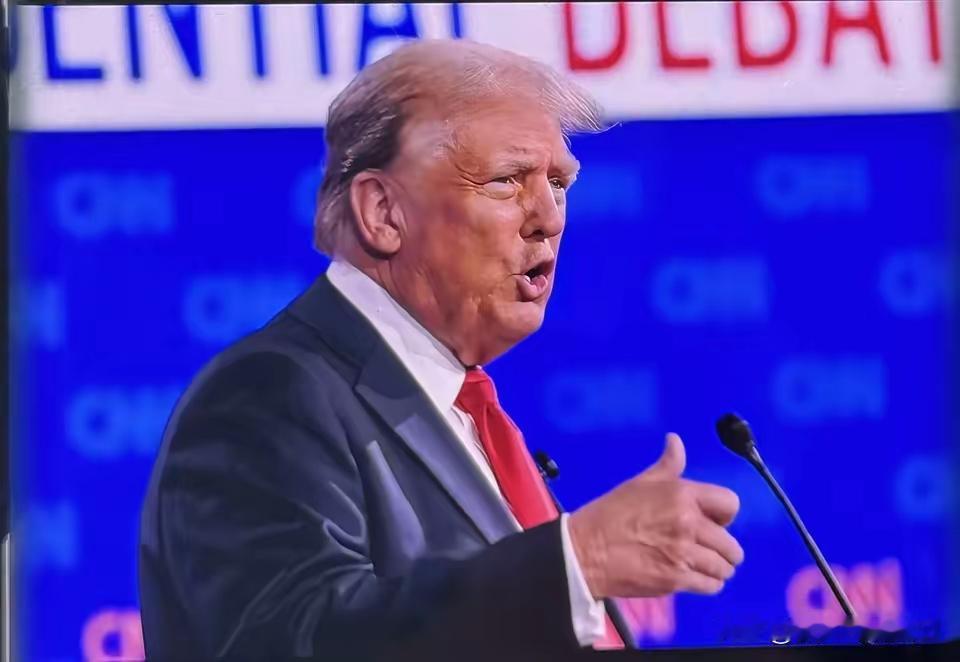 就在美国出武器装备给台湾，中国首次以“武力”威慑美国。中国公开表态：解放军将采取