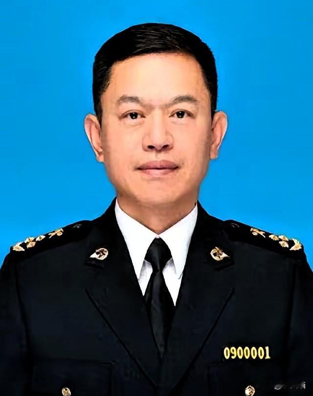 69年生，博士学历，正厅级关长。
半辈子熬到这个份上，
要钱有钱、有权有权，结果