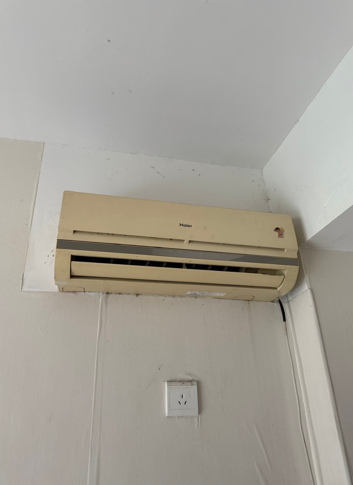 老旧空调为什么会越用越费电家里的老空调越用越费电，主要是压缩机老化磨损、内部积灰