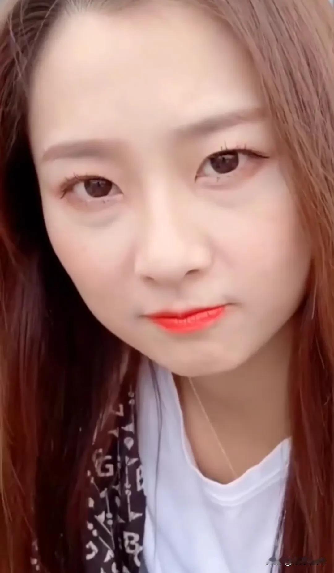 有网友晒出苏宁婚后的视频，有网友评论说：“苏宁变得憔悴了，也有的说她结了婚以后变
