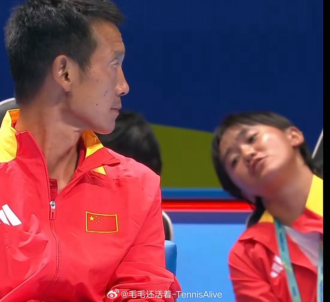 挺想看左左乱抡的[捂嘴哭][捂嘴哭] ​​​