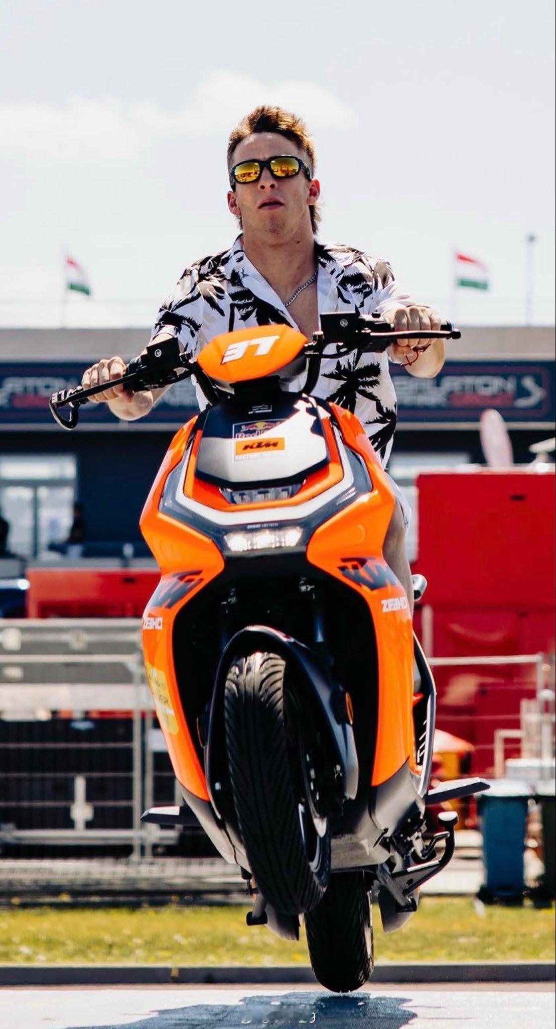 据悉，Pedro Acosta将在周一的布尔诺MotoGP测试中首次体验KTM为