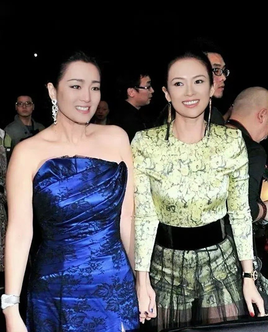 章子怡周冬雨聚餐  谋氏一族代代为后，看到是枝裕和最喜欢这两位中国女演员，能不能