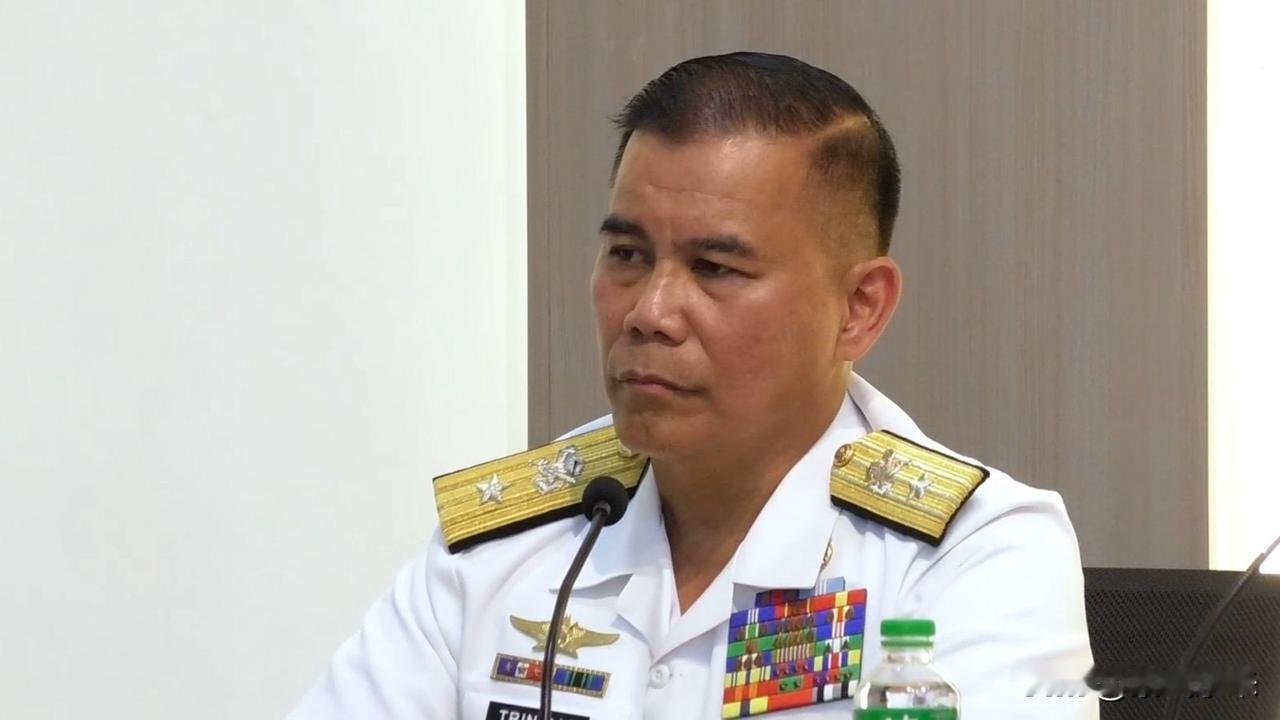 菲律宾海军少将气急败坏警告中国，巴丹群岛属于菲律宾毋庸置疑！

菲律宾海军少将罗