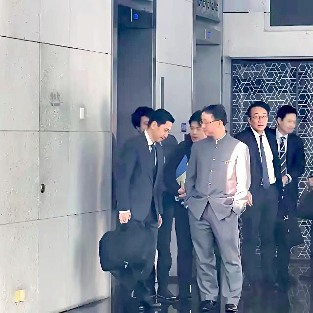 有高人解读：不首先使用核武器，对日本无效。因为美国在日本已经使用过核武器了，我们