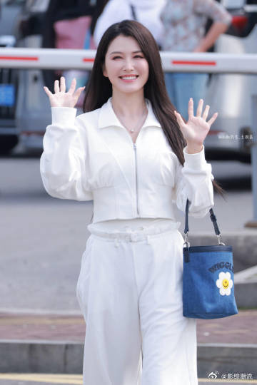 徐洁儿有效出场 笑点满满！徐洁儿和王俊凯的互动太带感，师徒CP甜度爆表，冻龄操作