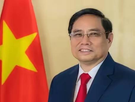 越南总给我一种感觉，好像我们求他们给饭吃一样。

一个南北高铁项目，越南折腾了整