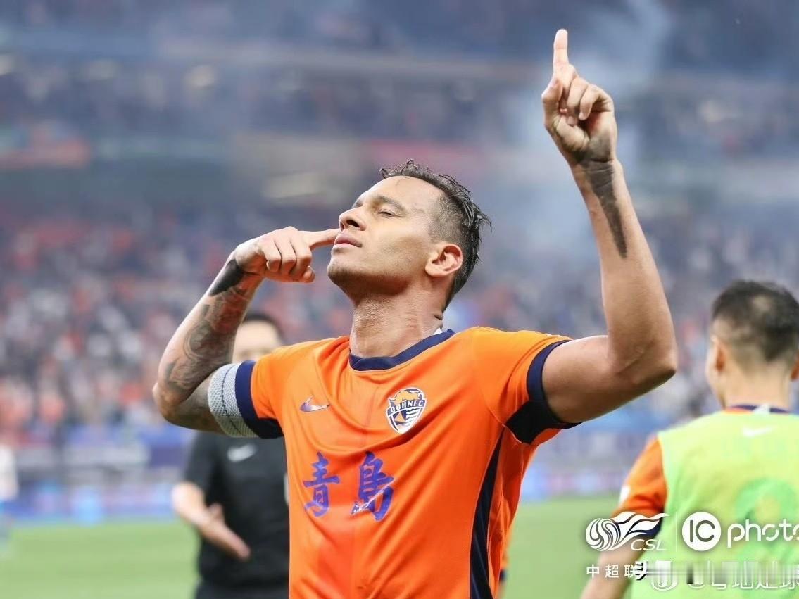 中超绯闻离队---奥古斯托…奥古斯托已经是青岛海牛第四名要离队的外援了，菲利佩-