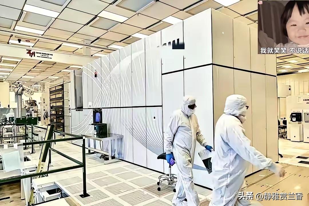 光刻机巨头阿斯麦，出大事了。 荷兰总部，上千名工程师午饭时间直接撂下餐盘，把公司