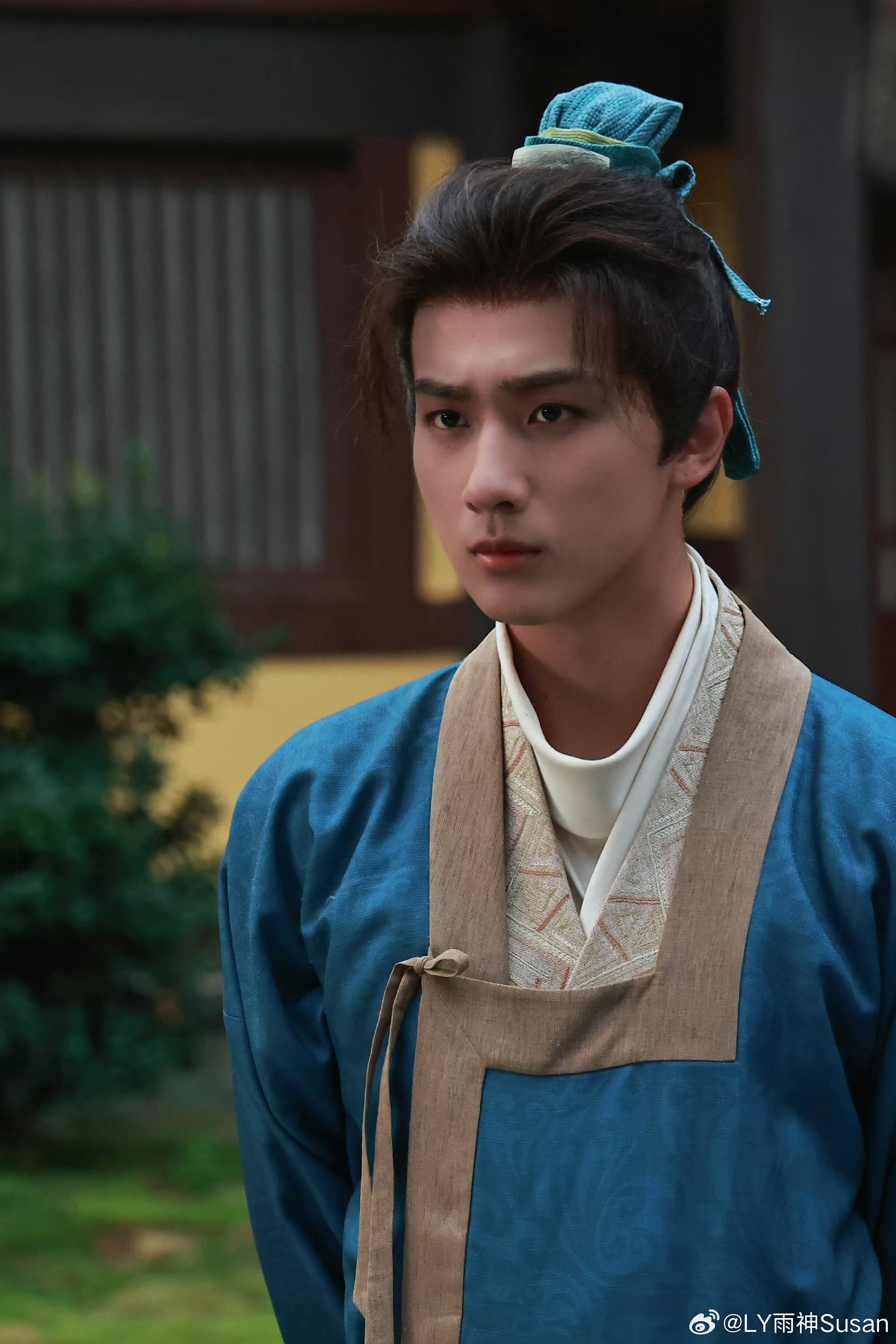 李宏毅天书黎明 lhy 李宏毅符生 梦醒归红尘，花落又花开，抚君长青，不见旧时人