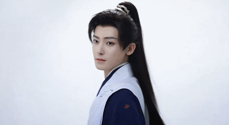 侯明昊45秒换了9套造型 玉茗茶骨侯明昊不管哪套造型适配度都好高，剧组妆造从发型