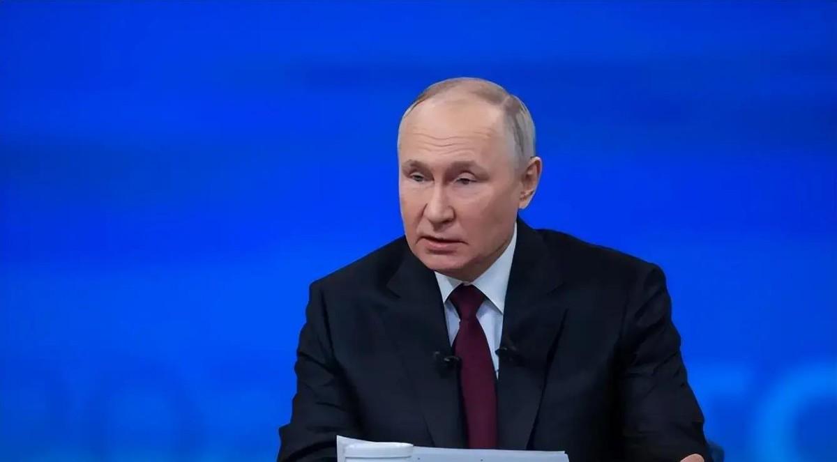 2月3日凌晨，俄罗斯率先发难，分六个波次对乌克兰能源动脉进行联合打击，使用了约7