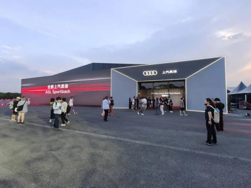 奥迪A5L Sportback上市速评：德系驾控+华为智驾，25.59万起值不值