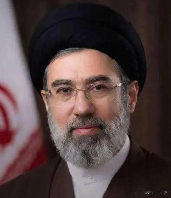 美国无时无刻不在惦记着伊朗的新领袖穆杰塔巴。当地时间 4 月 16 号，美国国防