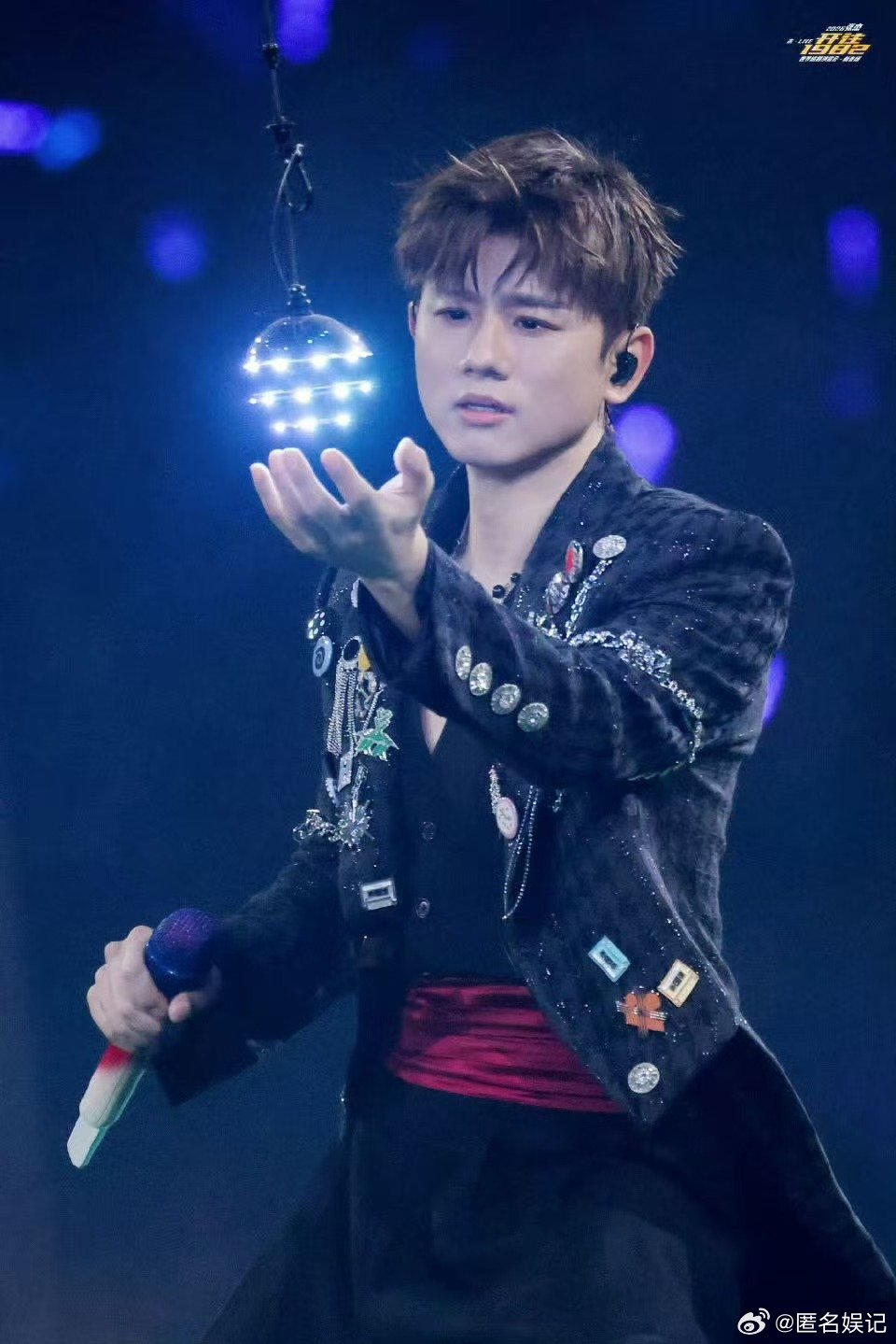 张杰称和谢娜交往时单身 张杰回应人品装不了一时，更装不了这么多年 